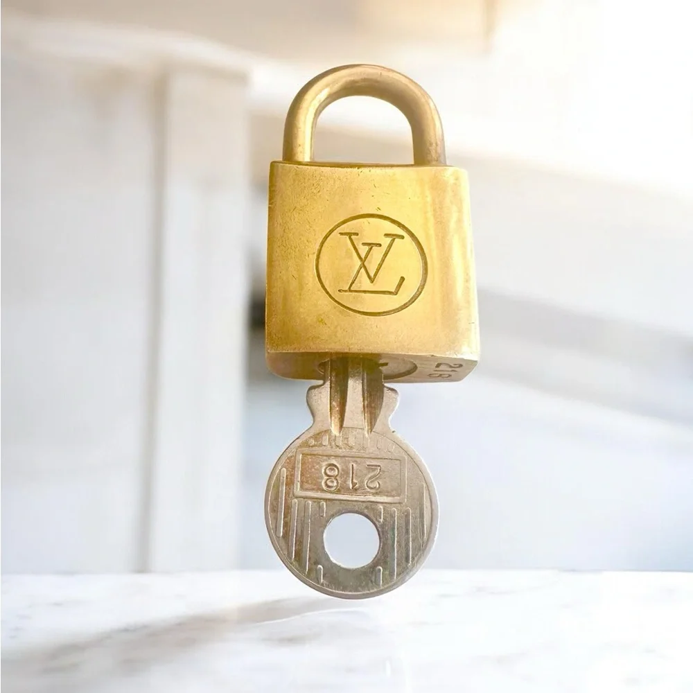 Louis Vuitton welcome free